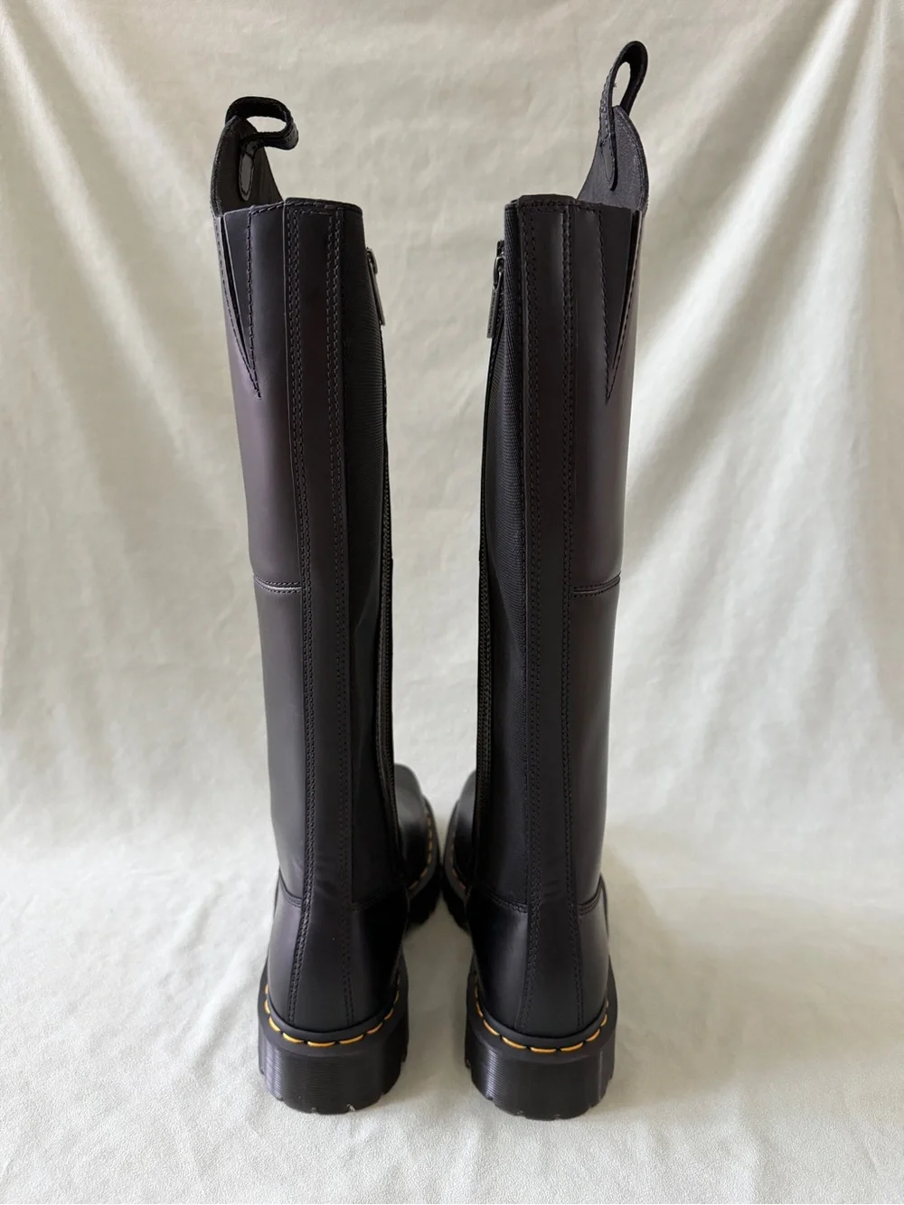 Dr Martens Amaayah knee high boots in black size 9 NWOT